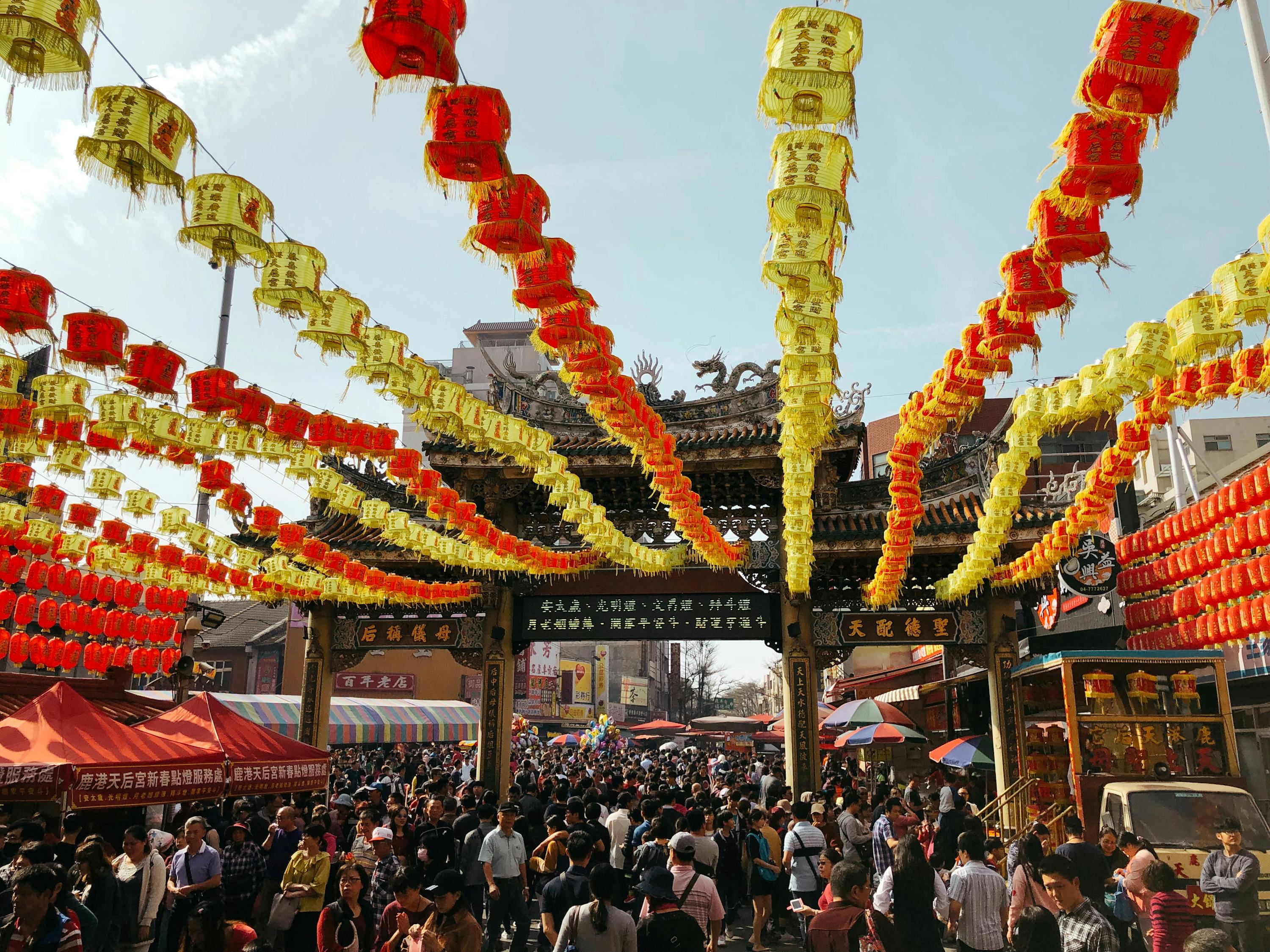 五月汪明作品價(jià)格揭秘，市場(chǎng)獨(dú)特魅力下的藝術(shù)價(jià)值